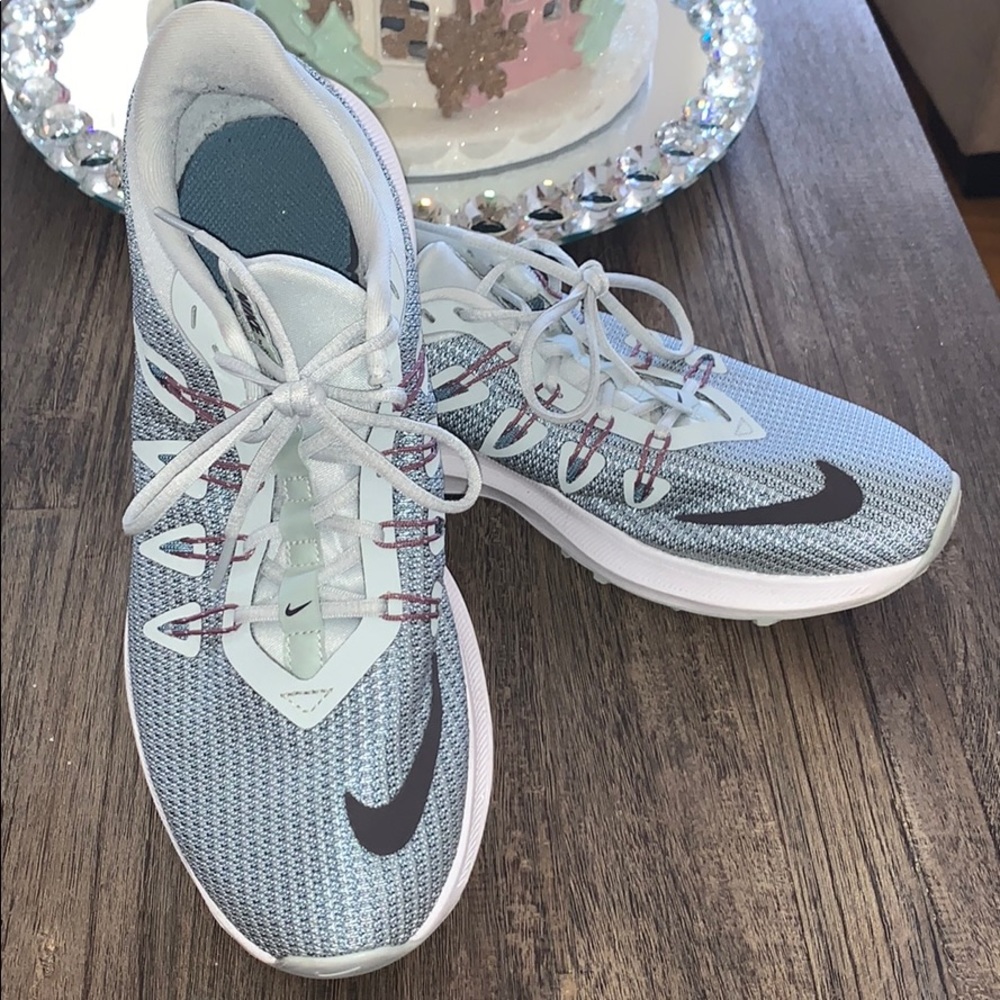 Nike tennis shoes